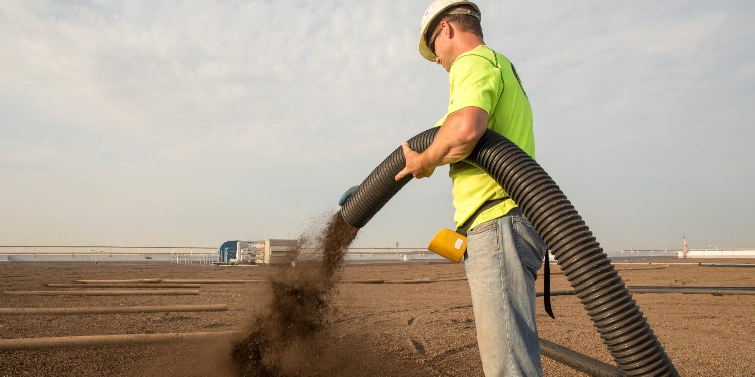 blowing mulch