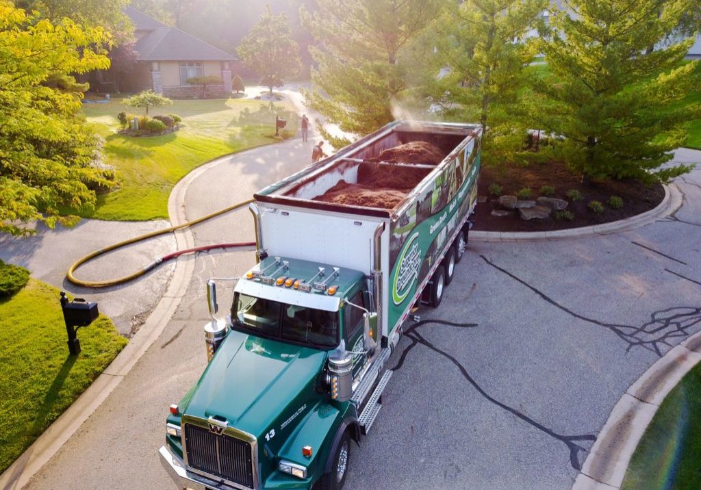 cm32QH_M groundcover truck