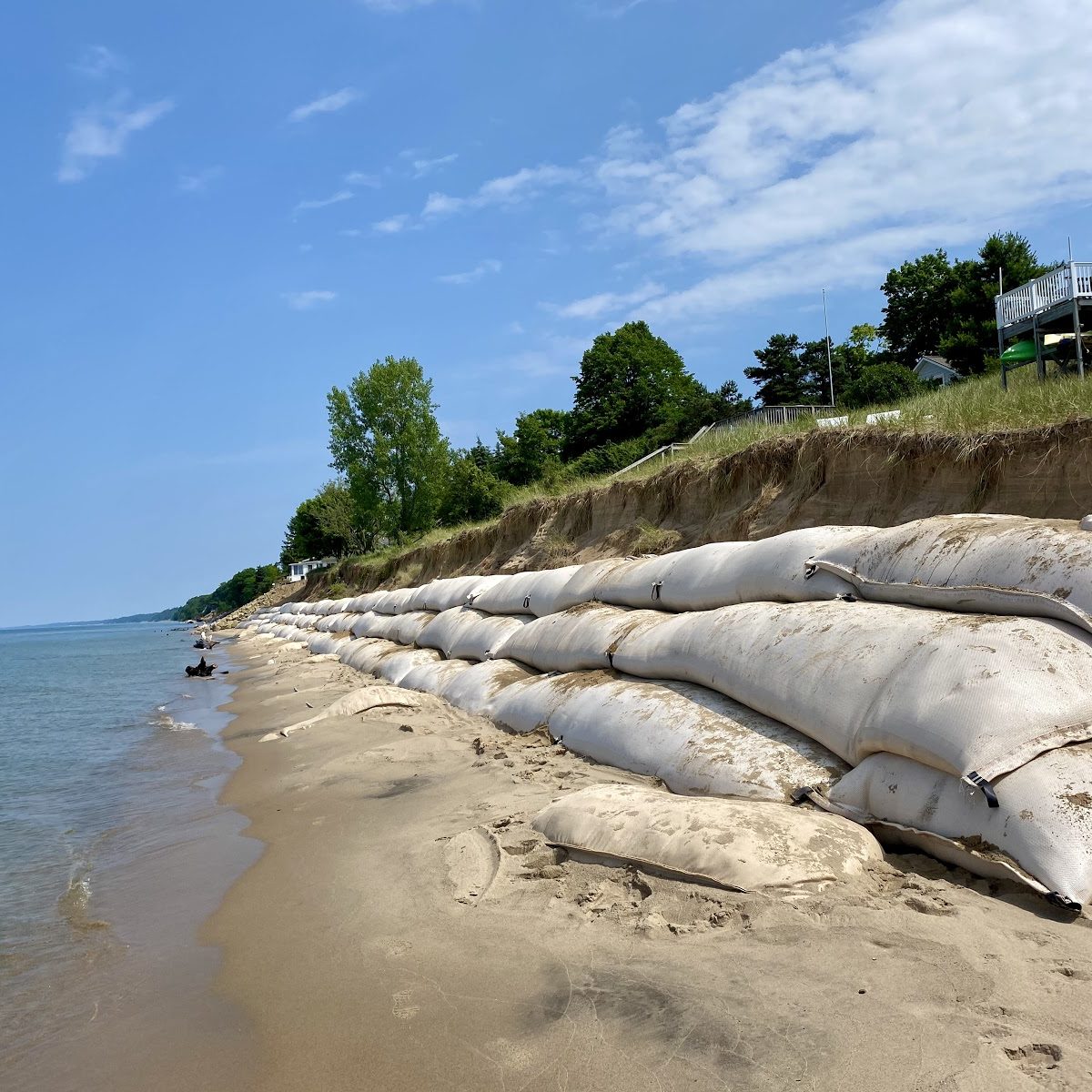 geotextile tubes or sand bags